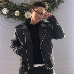 Meet your Posher, Damnyo Lee